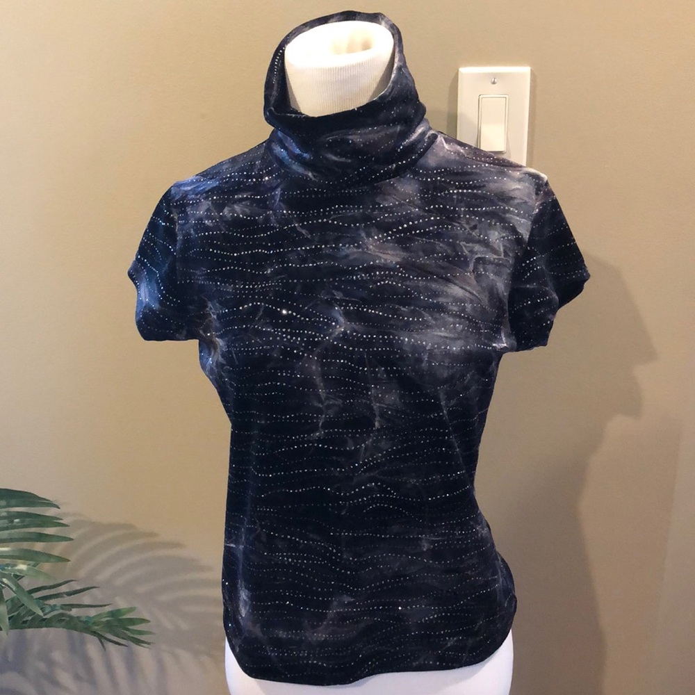 Velvet stretchy top with sparkly accent designs